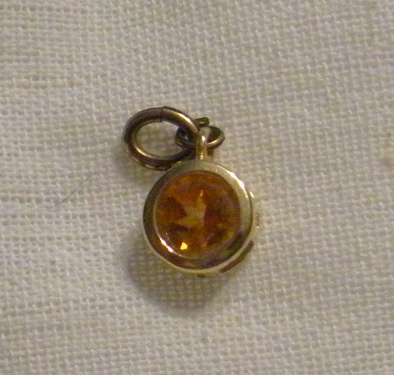 14k gold citrine pendant.
