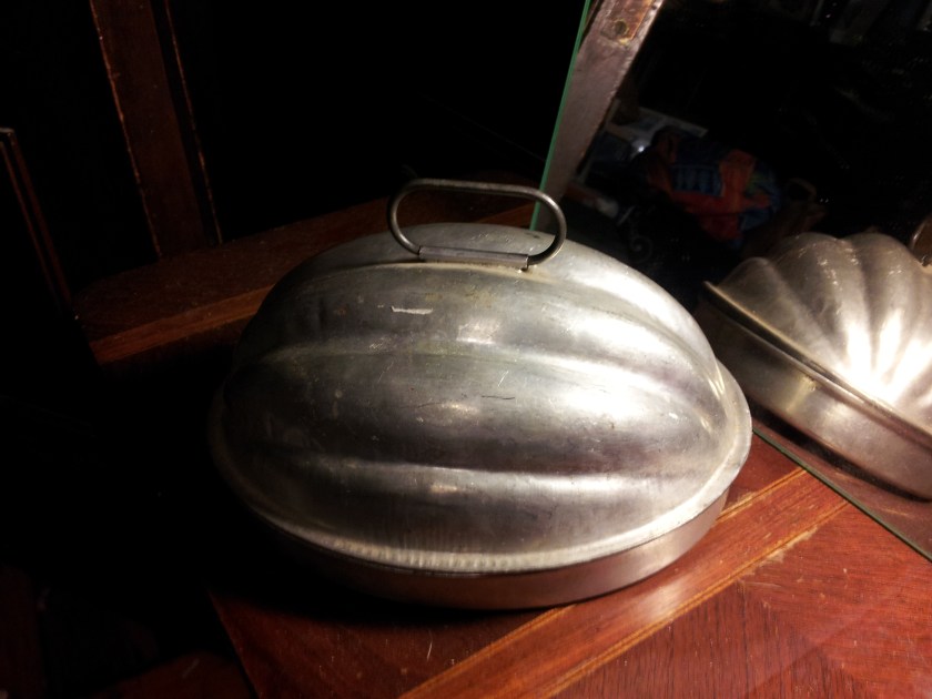 Side view.  See?  Still not a spaceship.